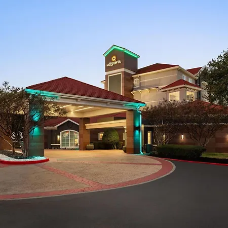 La Quinta By Wyndham Dallas Arlington South-3
