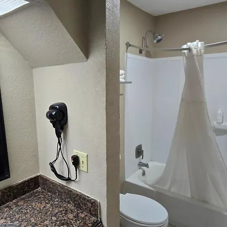 Super 8 By Wyndham Corpus Christi Northwest-3