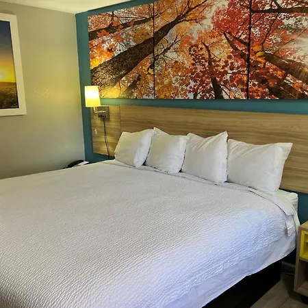 Days Inn By Wyndham Warrensburg-2