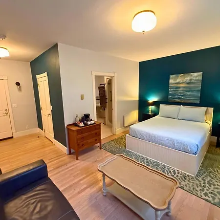 The Edenwild Boutique Inn-3
