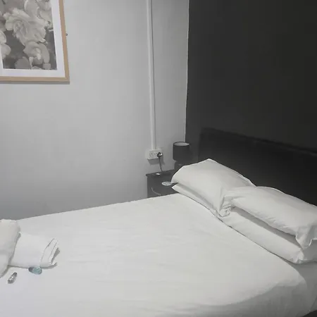 Peek-A-Booze - Budget Hotel - Adults Only-2