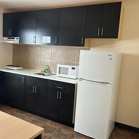 Travelodge By Wyndham Valleyview Ab-2