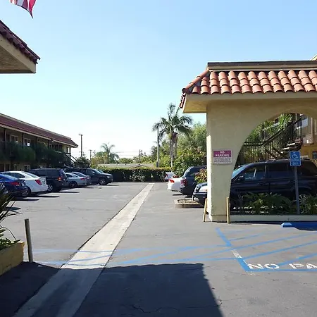 Anaheim Astoria Inn & Suites-3