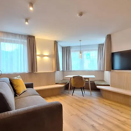 Hotel Kranebitt B&B-3