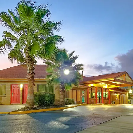 Travelodge By Wyndham Houston Hobby Airport-3