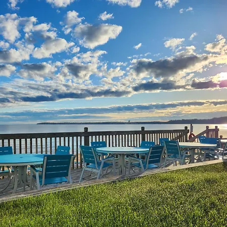 Brio Beach Inn-3