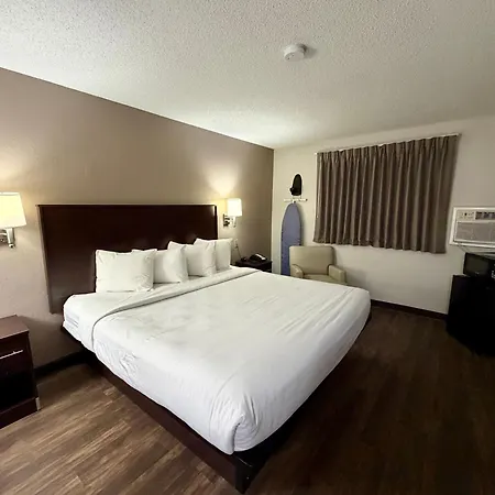 Baymont By Wyndham Findlay-2