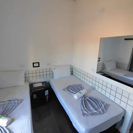 Hotel XV-3