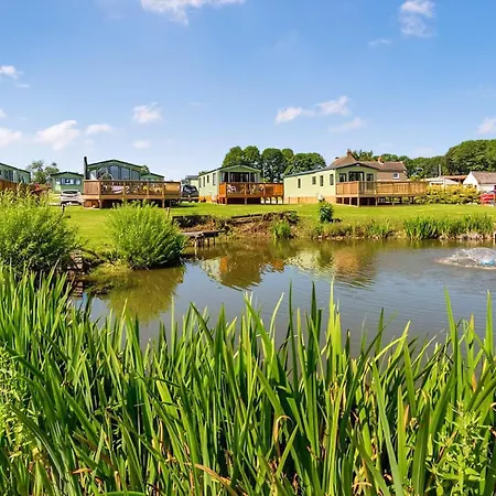 Burtree Lakes Holiday Park-3