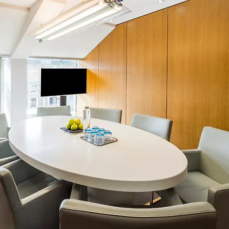 Holiday Inn Express Paris-Canal De La Villette By Ihg-3