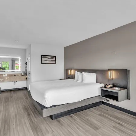 Baymont By Wyndham Rock Hill-3