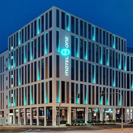 Motel One Koeln-Altstadt-3