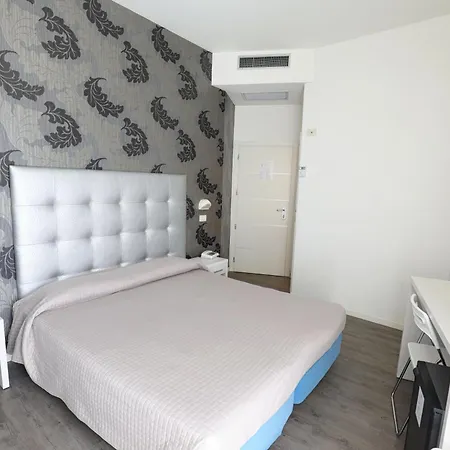 Hotel Daniel'S Fronte Mare-3
