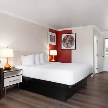 Ramada By Wyndham San Diego Poway Miramar-3