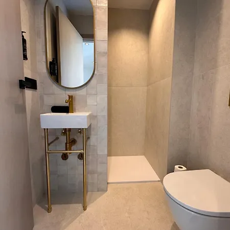 Hugo Beach Hotel & Apartments-3