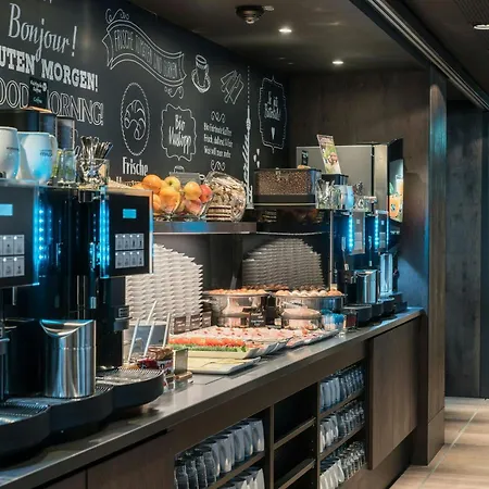 Motel One Berlin-Alexanderplatz-3