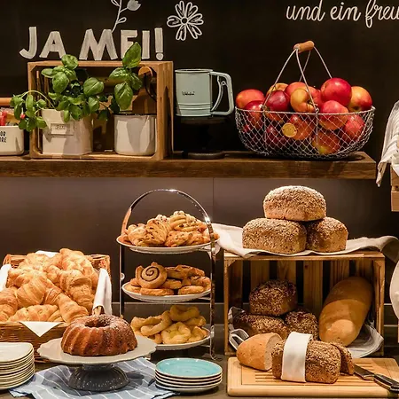 Motel One Amsterdam-Waterlooplein-2