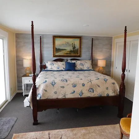 Driftwood Inn-3
