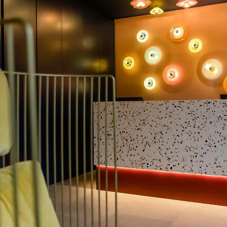 Motel One Rotterdam-2