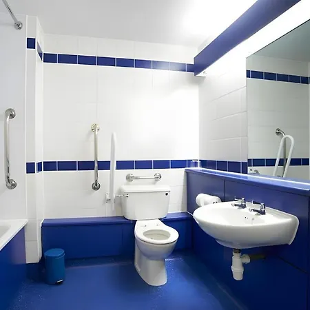 Travelodge Perth Broxden Junction-2