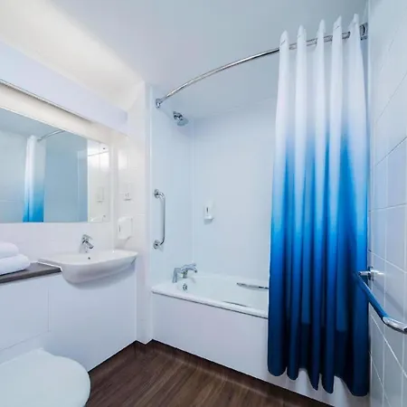 Travelodge Preston Central-2