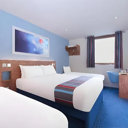 Travelodge Birmingham Fort Dunlop-3