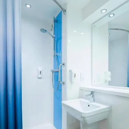 Travelodge Harrogate West Park-3