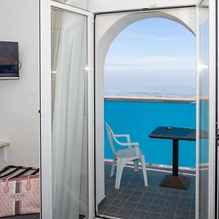 Momo Seaview Hotel-2