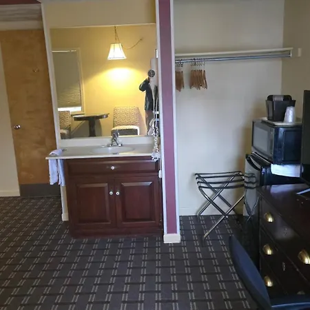Classic Inn Lancaster-3