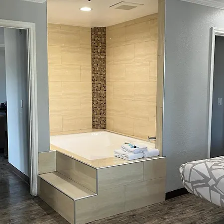 Laguna Inn And Suites-3