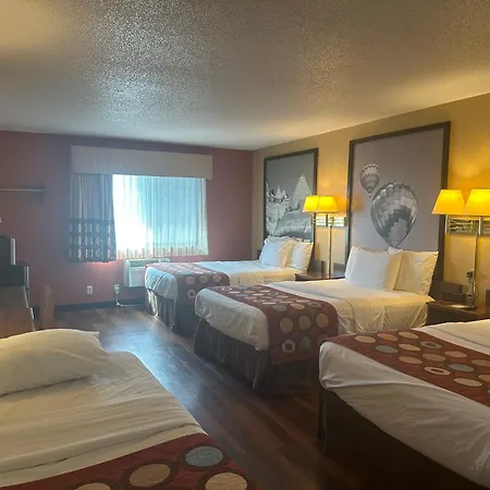 Super 8 By Wyndham Las Vegas-2