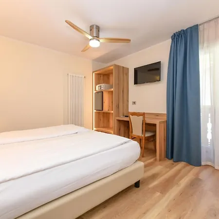 Hotel Denny-3
