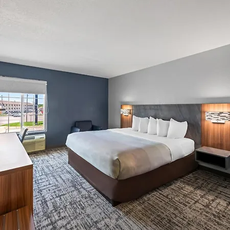 Quality Inn & Suites Manhattan-2