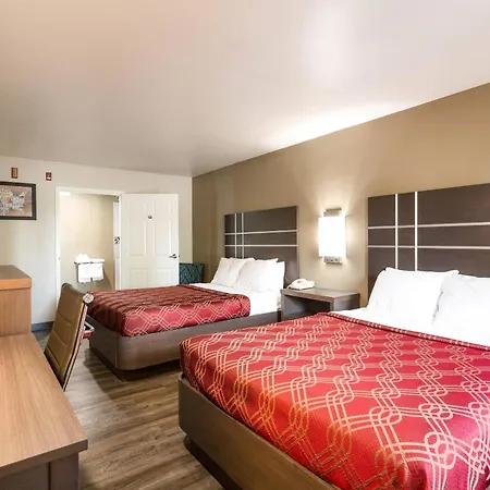 Econo Lodge Inn & Suites Murfreesboro Shopping District-3