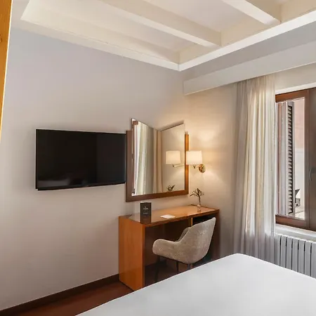 Hotel De L'Isard-3