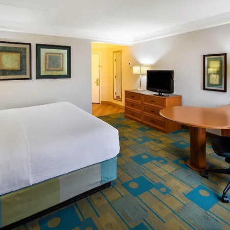 La Quinta By Wyndham Haywood Mall-Near Greenville Downtown-3