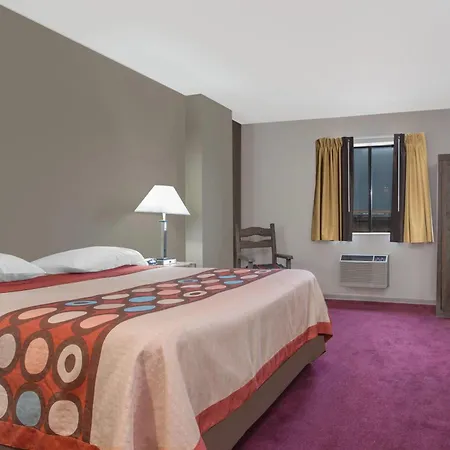 Super 8 By Wyndham Taos-2