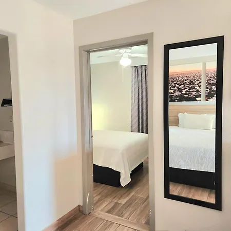 Days Inn By Wyndham Mcallen-3