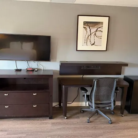 Travelodge By Wyndham Hemet Ca-2