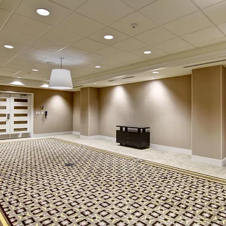 Hampton Inn And Suites Cincinnati - Downtown-3