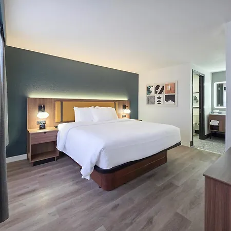 Baymont By Wyndham Auburn Hills South-2