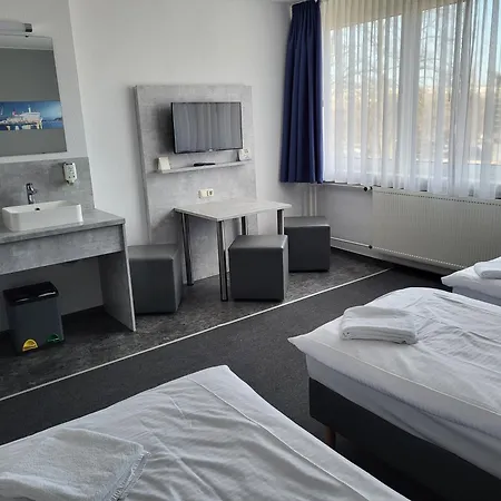 Hotel&Gästehaus Rostock Lütten Klein-3