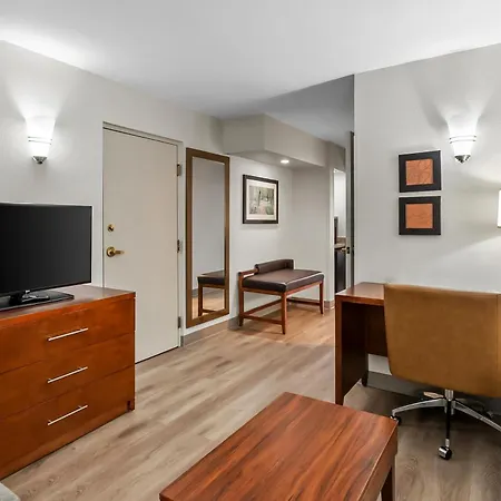 Comfort Suites Near Potomac Mills-3