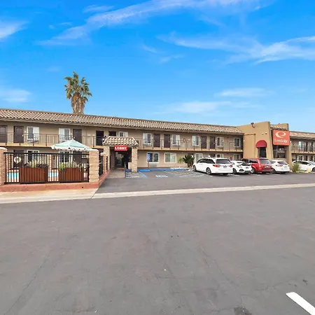 Econo Lodge Inn & Suites Escondido Downtown-2