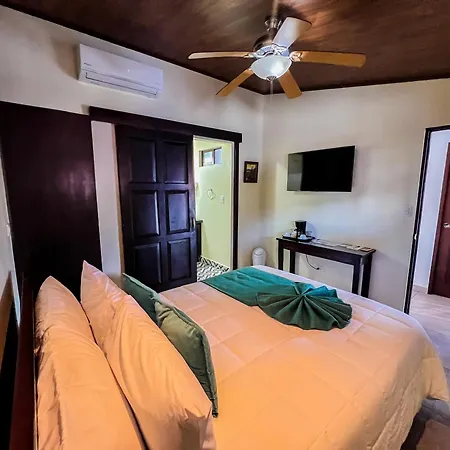 La Fortuna Lodge By Treebu Hotels-2