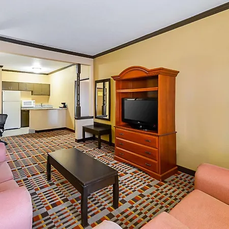 Quality Inn & Suites Lubbock South-3