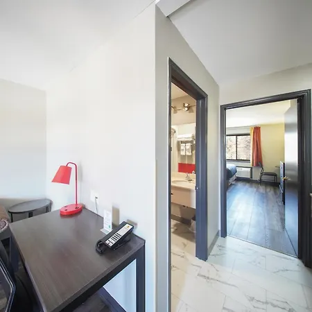 Super 8 By Wyndham Kingston-3