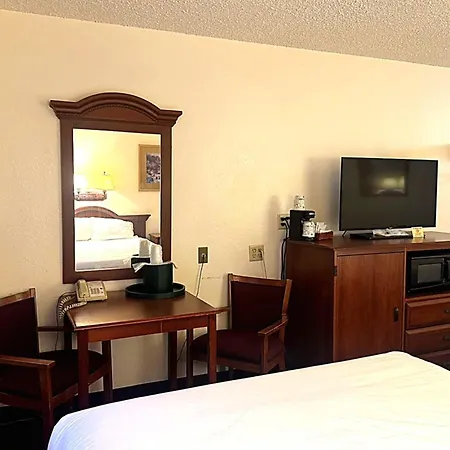 Lone Tree Inn-2