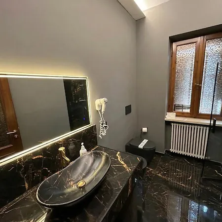 Vitti's Home Verona-2