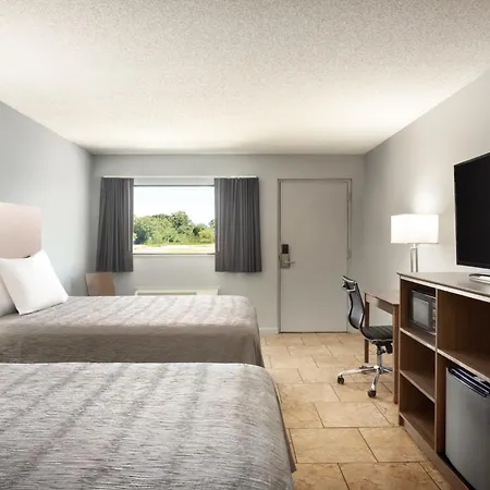 Home Inn & Suites-2